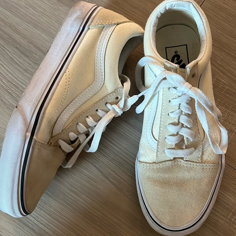 pale yellow/beige vans